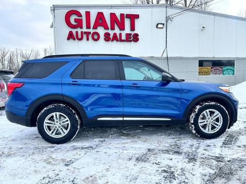 2023 Ford Explorer XLT 4WD