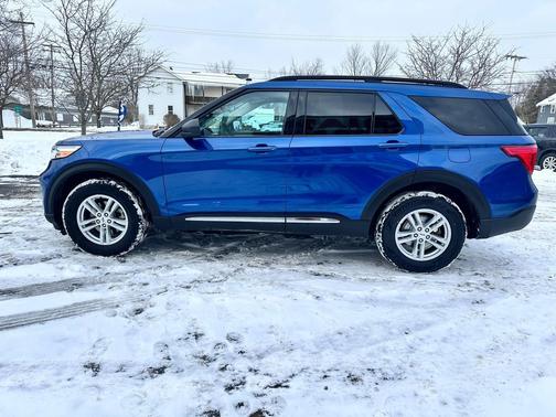 2023 Ford Explorer XLT 4WD