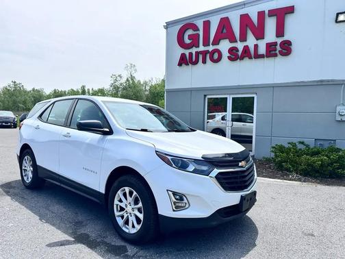 White 2018 Chevrolet Equinox LS