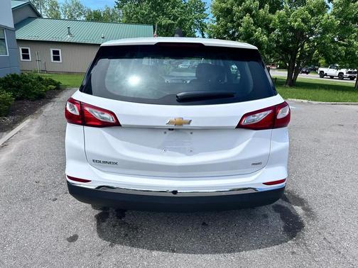 White 2018 Chevrolet Equinox LS