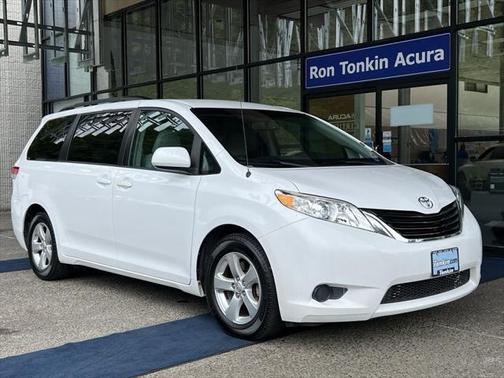 2014 Toyota Sienna LE