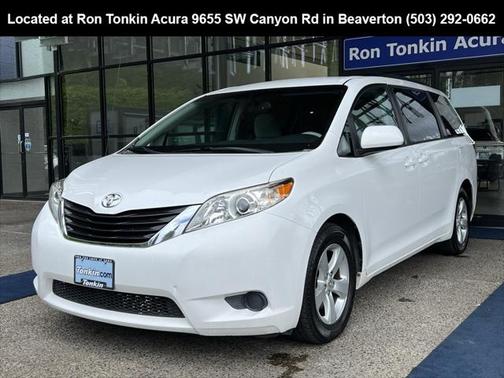 2014 Toyota Sienna LE
