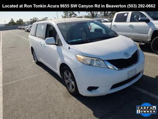 2014 Toyota Sienna LE