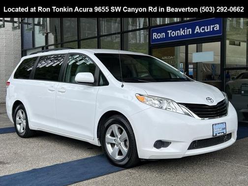 2014 Toyota Sienna LE