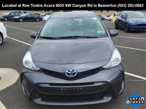 2015 Toyota Prius v Four
