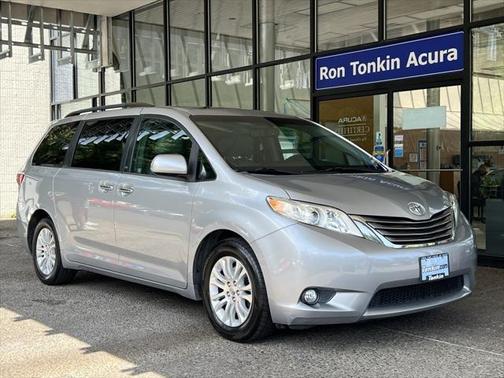 2015 Toyota Sienna XLE