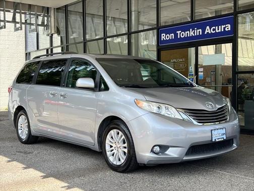 2015 Toyota Sienna XLE