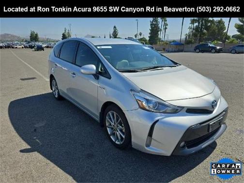 2016 Toyota Prius v Five