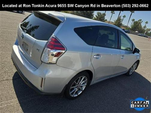 2016 Toyota Prius v Five