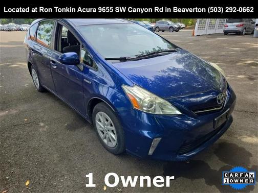 2014 Toyota Prius v Three