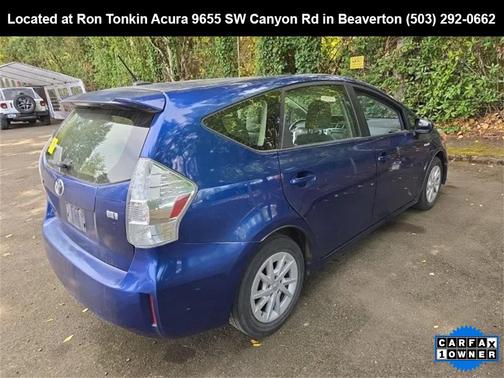 2014 Toyota Prius v Three