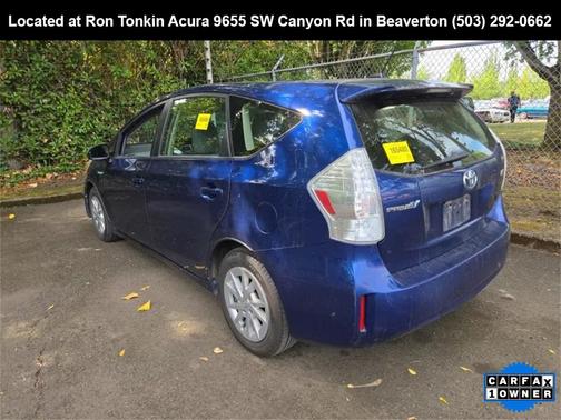 2014 Toyota Prius v Three