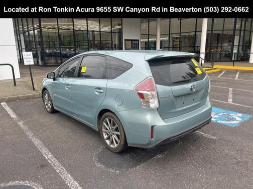 2015 Toyota Prius v Five