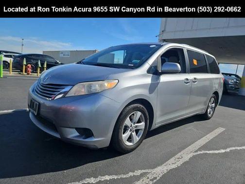 2017 Toyota Sienna LE