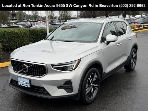 2024 Volvo XC40 B5 Core