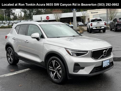 2024 Volvo XC40 B5 Core