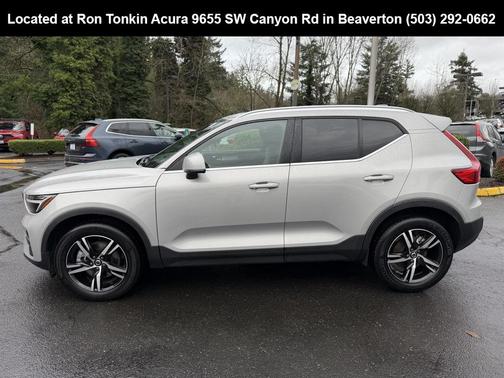 2024 Volvo XC40 B5 Core