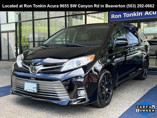 2020 Toyota Sienna XLE