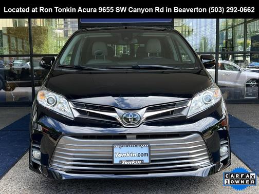 2020 Toyota Sienna XLE
