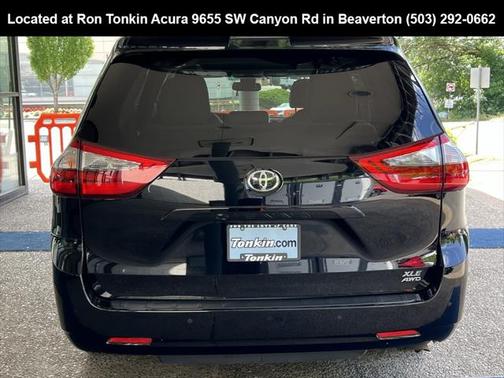 2020 Toyota Sienna XLE