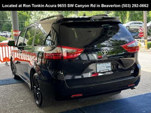 2020 Toyota Sienna XLE