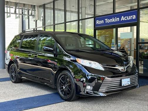 2020 Toyota Sienna XLE