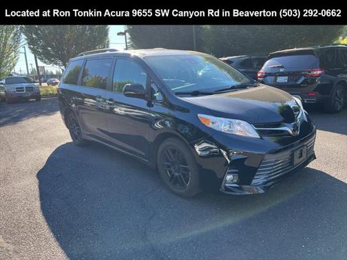 2020 Toyota Sienna XLE