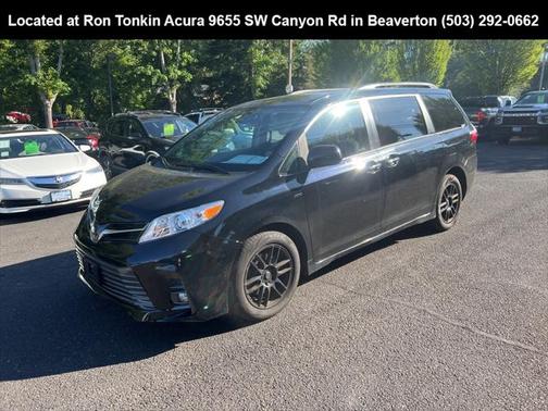 2020 Toyota Sienna XLE
