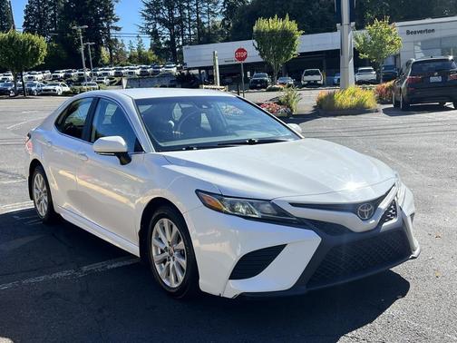 2020 Toyota Camry SE