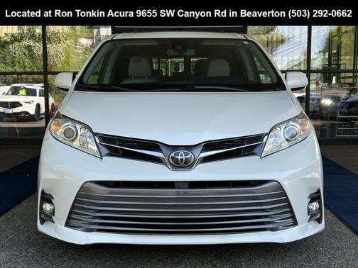 2018 Toyota Sienna XLE