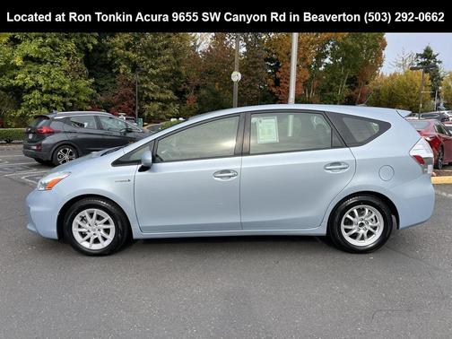 2013 Toyota Prius v Three