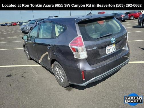 2016 Toyota Prius v Three