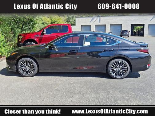 2025 Lexus ES 300h Base