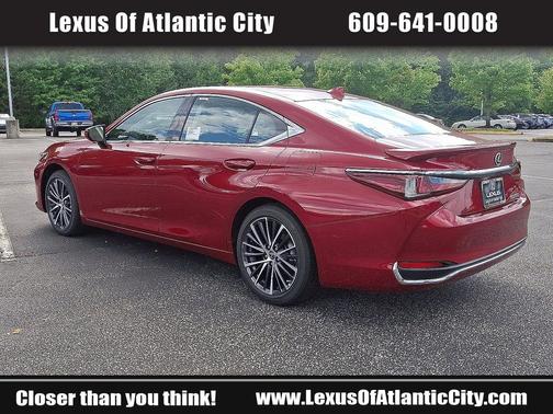 2025 Lexus ES 300h Base