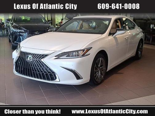 2025 Lexus ES 300h Luxury