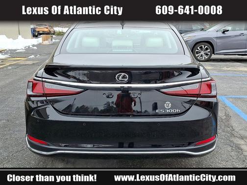 2023 Lexus ES 300h Base