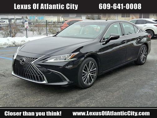 2023 Lexus ES 300h Base