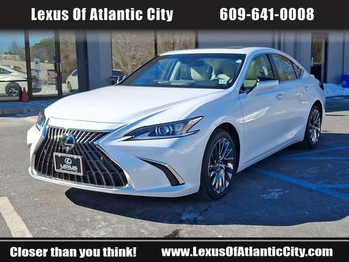 2025 Lexus ES 300h Luxury