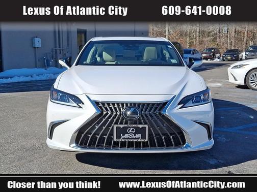 2025 Lexus ES 300h Luxury