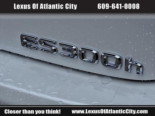 2025 Lexus ES 300h Base