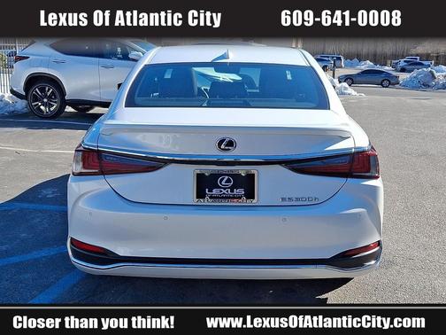 2024 Lexus ES 300h Base