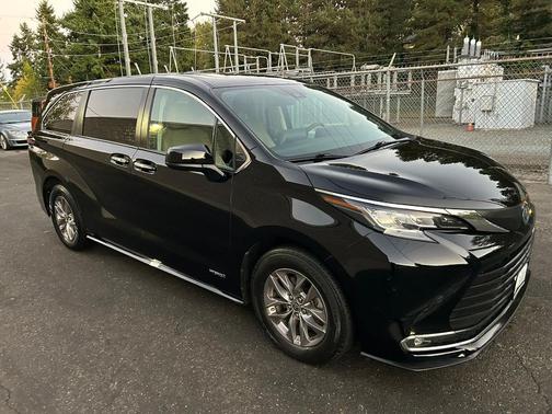 2021 Toyota Sienna XLE 7 Passenger
