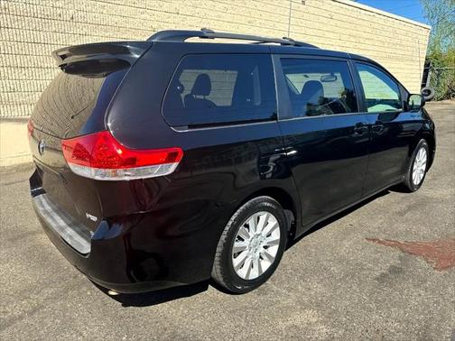 2013 Toyota Sienna XLE