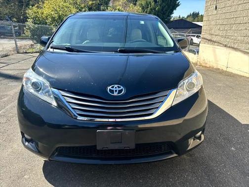 2013 Toyota Sienna XLE
