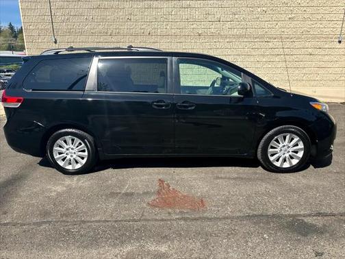 2013 Toyota Sienna XLE