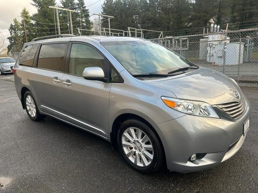 2017 Toyota Sienna XLE