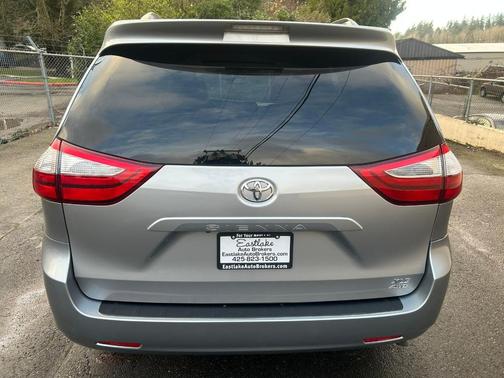 2017 Toyota Sienna XLE