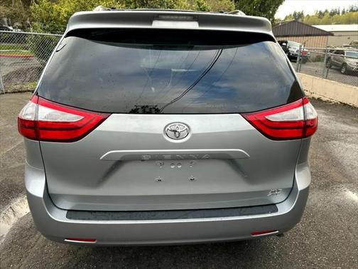 2015 Toyota Sienna XLE