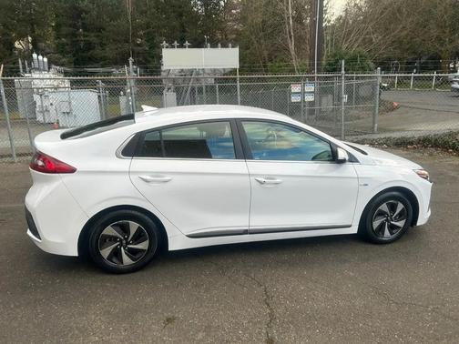 2018 Hyundai IONIQ Hybrid SEL