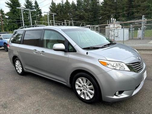 2014 Toyota Sienna XLE